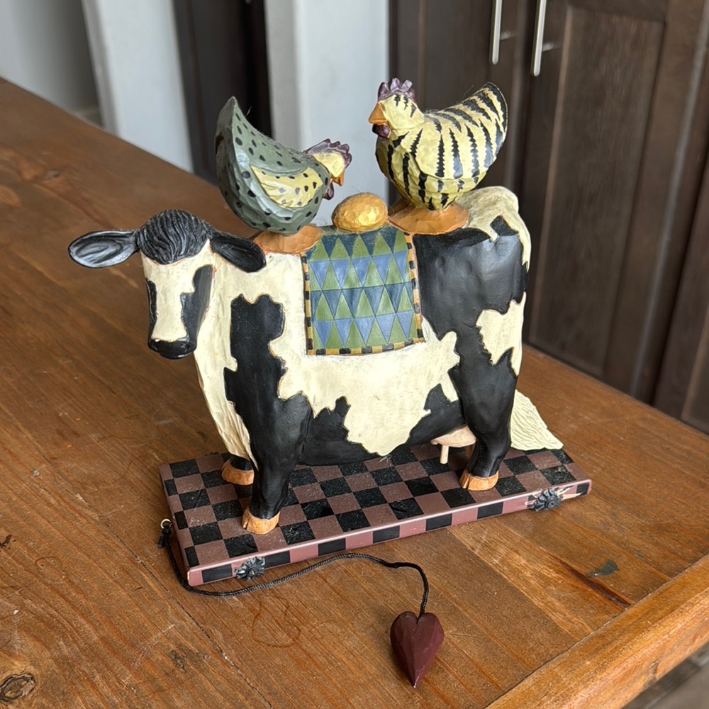 Williraye studio cow & chickens figurine